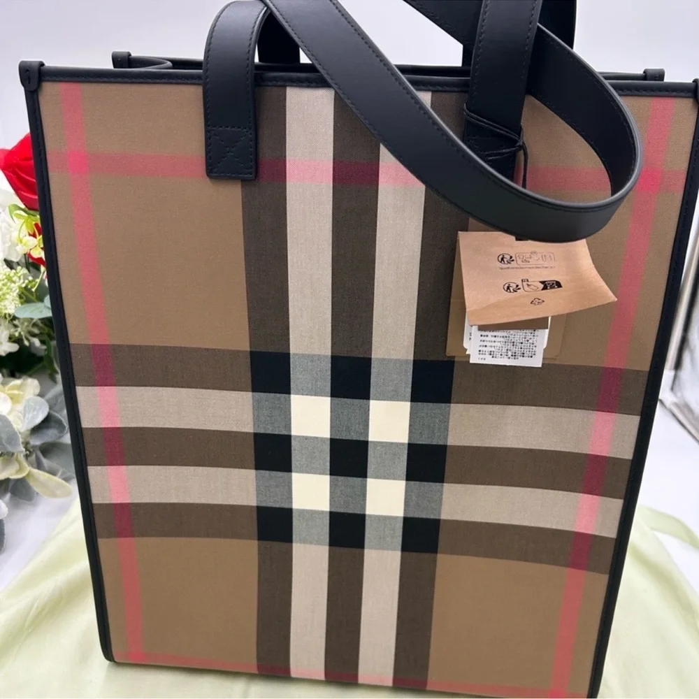Unisex Burberry classic check book tote bag made in Italy